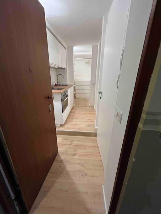 Studio Apartment Near Bocconi ミラノ エクステリア 写真
