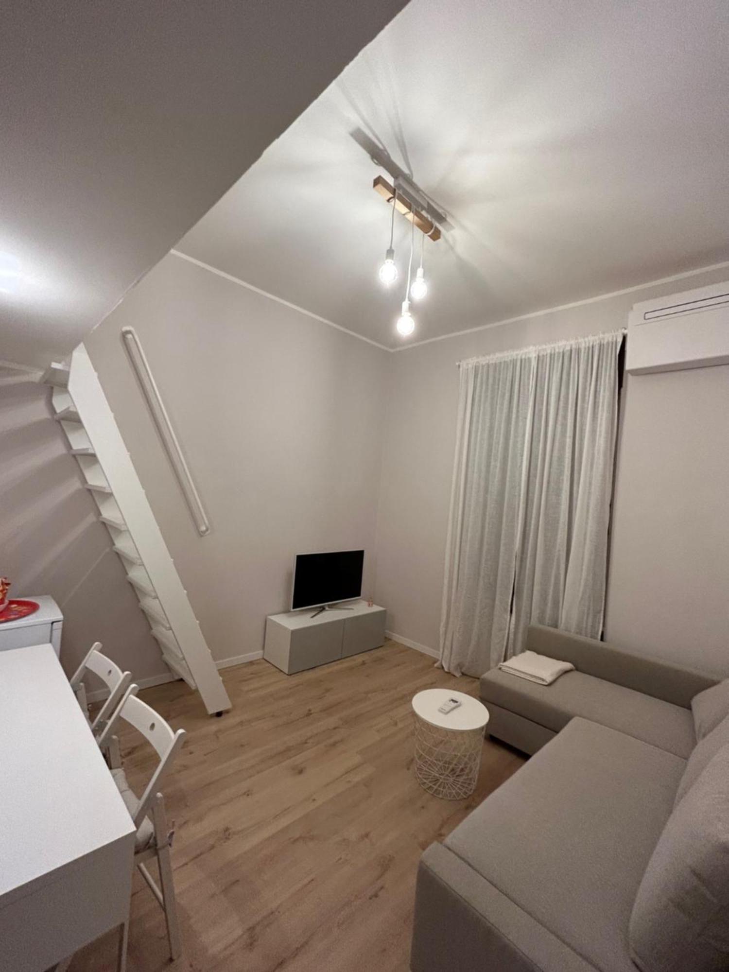 Studio Apartment Near Bocconi ミラノ エクステリア 写真